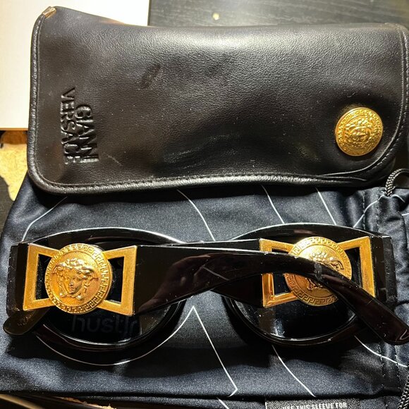 Vintage Gianni Versace Biggie Mod 424 Sunglasses with Leather Case - Picture 1 of 4